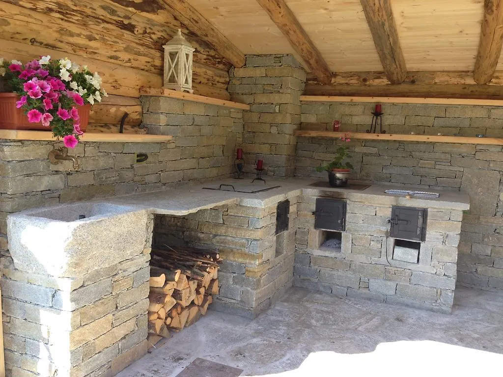 Chalet Bucaneve Santa Caterina Valfurva Apartmanhotel